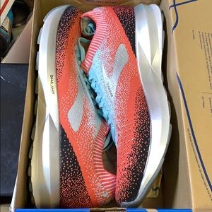 Brooks levitate 2 women’s size 11 NEW